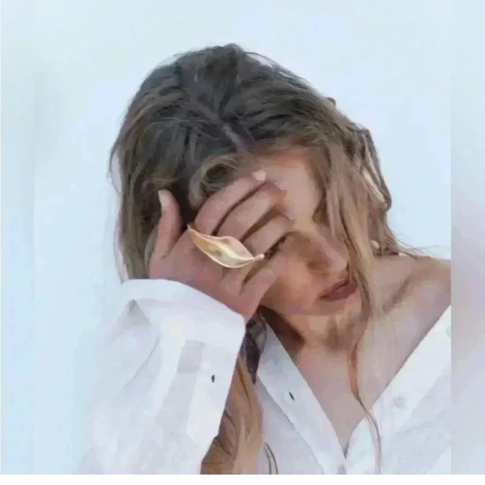 NWOT. Zara Golden Large Tone Metal Leaf Ring.